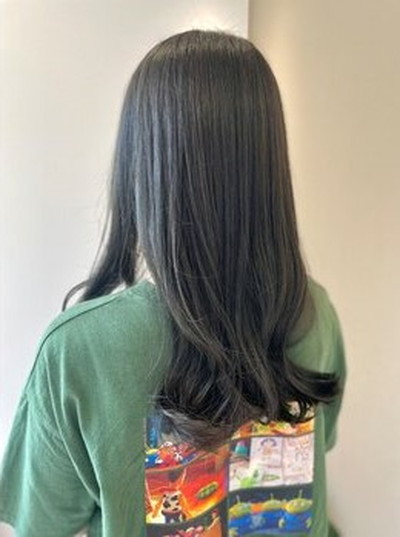 オリーブグレージュヘアカラー写真